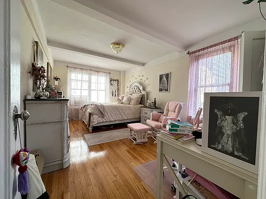 Rented by Green Home NY Realty LLC | media 9