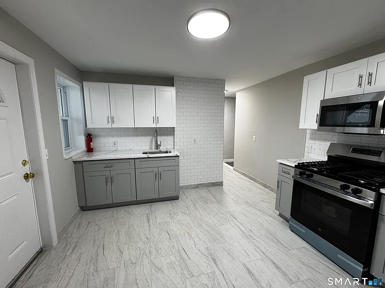 45-51 Cowles St #45 — Photo 2
