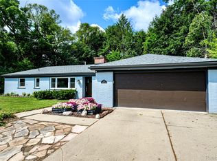 31165 Sheridan Dr, Beverly Hills, MI 48025