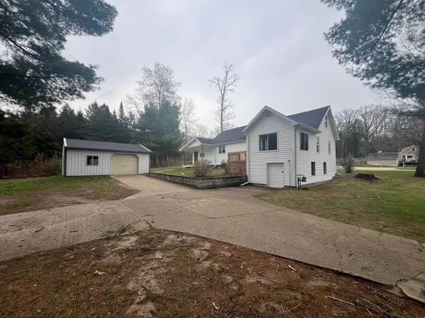 9088 S Mason Dr, Newaygo, MI 49337