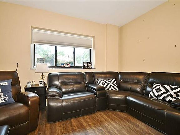 3rd image of 111 Providence Dr