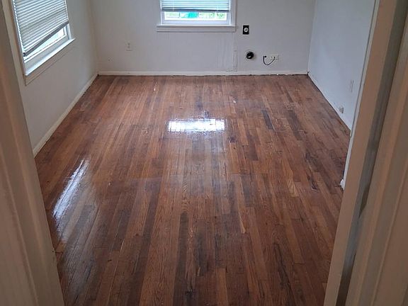 4th image of 4019 Richfield Ave