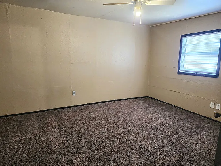 1234 N Abilene Ave — Photo 15