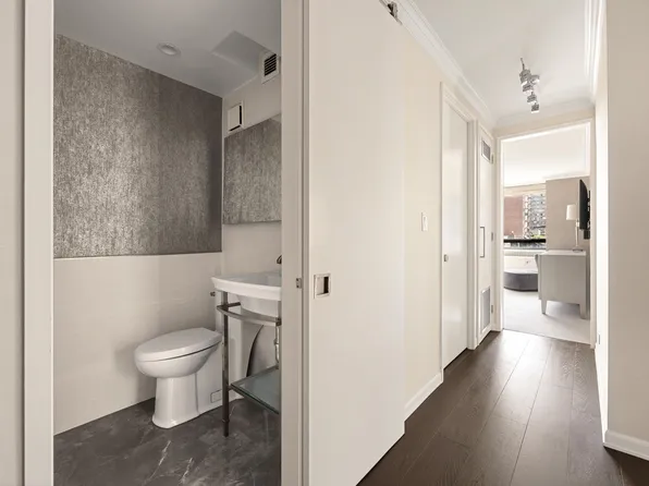 171 East 84th Street image 13 of 18