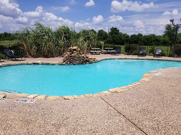 4th image of 550 Stafford Run Rd #106