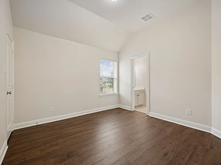 9813 Karlovich Dr — Photo 6