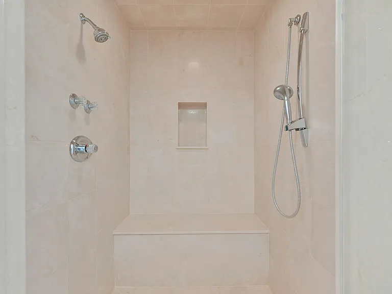 195 Elm Rd — Photo 16