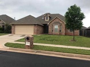 1733 Woody Ln, Edmond, OK 73003
