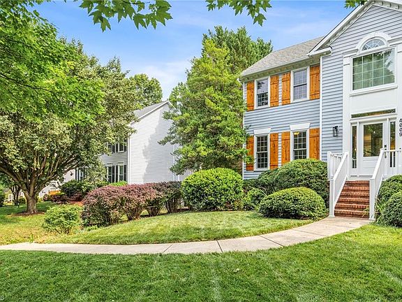3rd image of 4009 Clarendon Ave