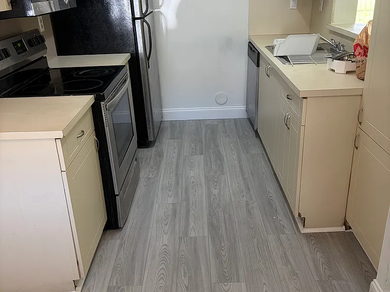 NW 97th Pl — Photo 13