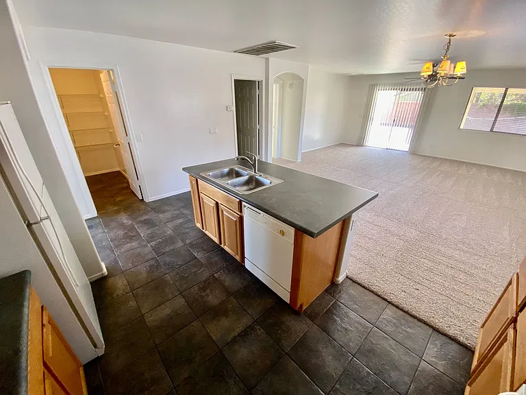12537 W Redfield Rd — Photo 5