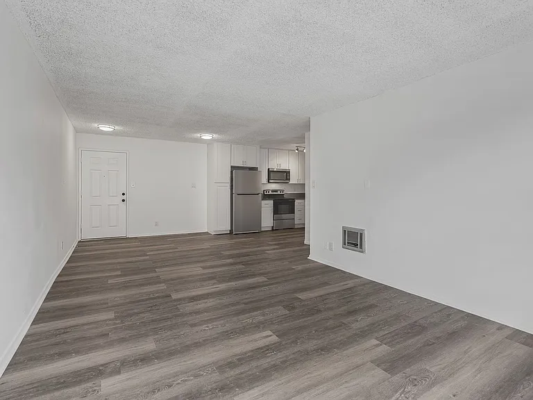 THE COLONY AT DRONFIELD (Mountain View Manor) — Photo 15