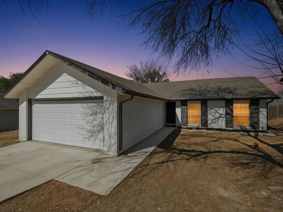 1st image of 3409 Cliffside Dr