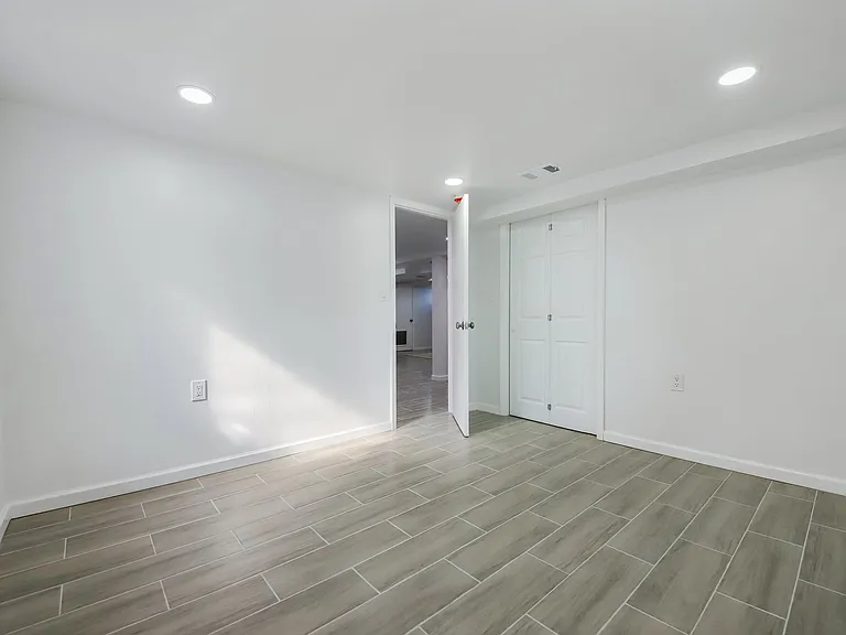 20 Edgar St — Photo 36