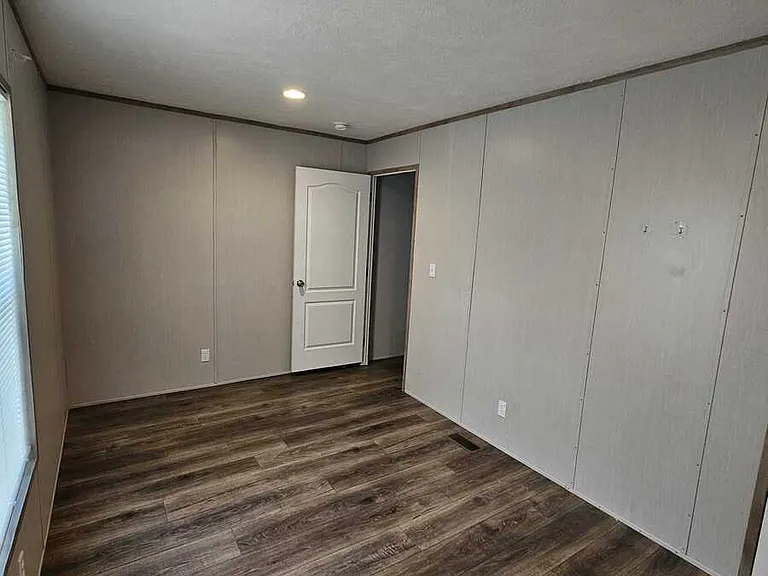 3211 Victor Ln — Photo 10