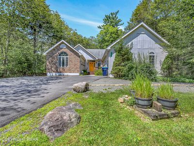 2202 Pine Valley Dr, Tobyhanna, PA, 18466