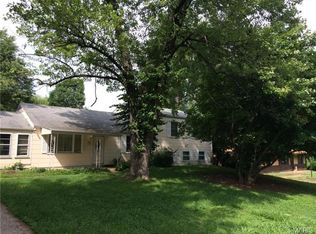 1923 Green Valley Dr, Saint Louis, MO 63136