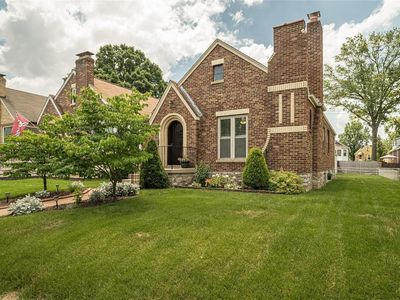 5732 Pernod Ave, Saint Louis, MO, 63139