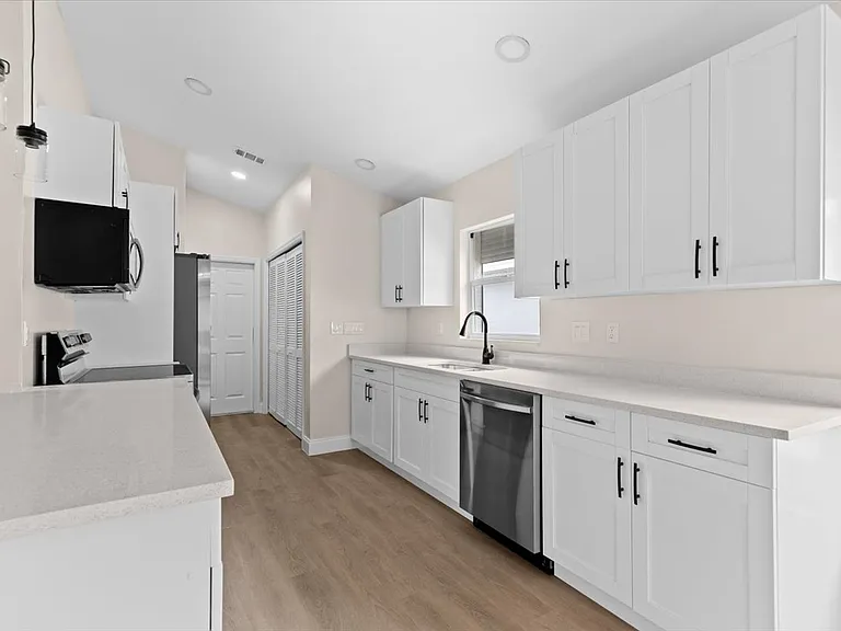 3358 Sabal Springs Blvd — Photo 4