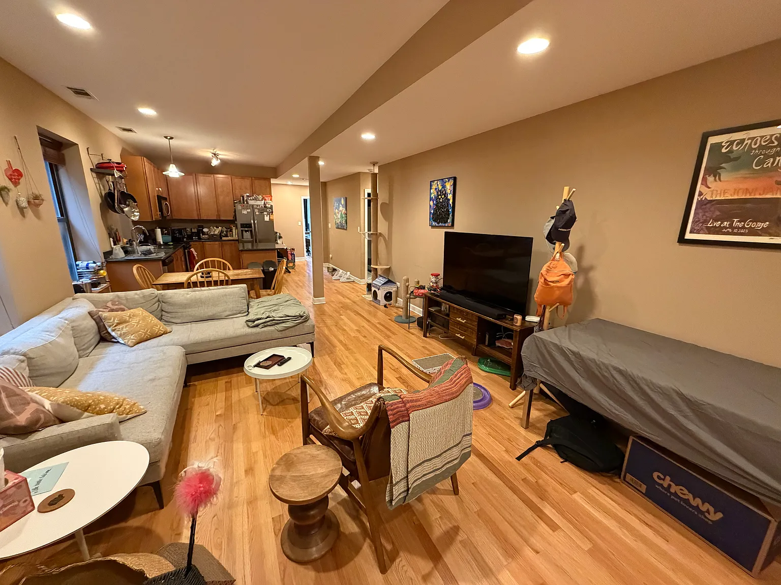 3 bed, 1200 sqft, $3,400 — Photo 3