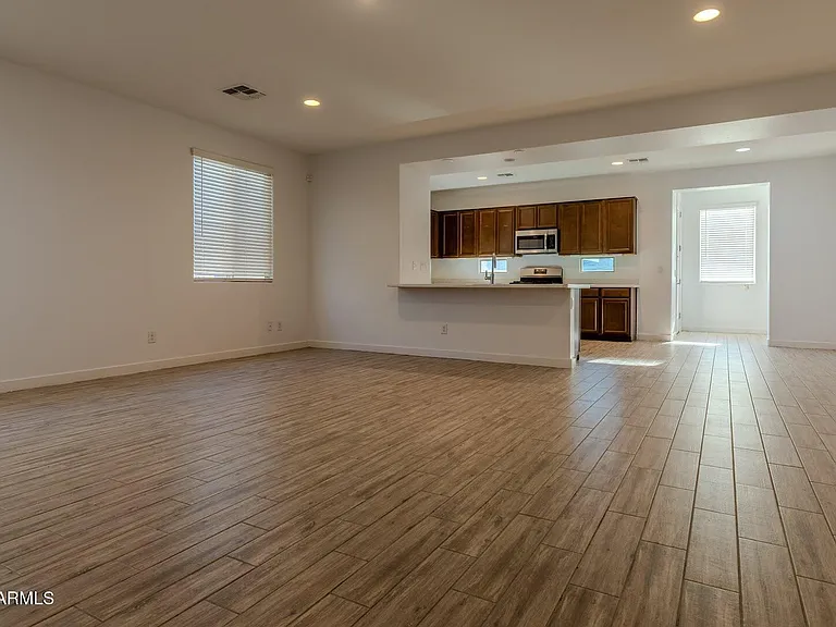 3830 S 64th Dr — Photo 10