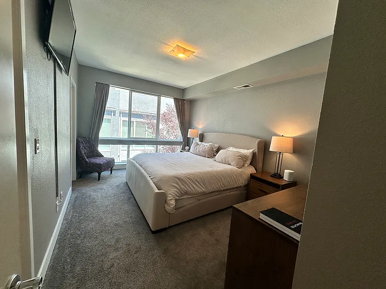 375 Pine St — Photo 13