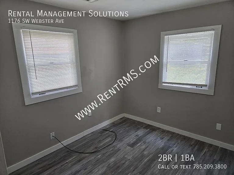 1176 SW Webster Ave — Photo 10