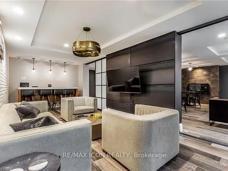 63 Arthur St S #102 — Photo 32