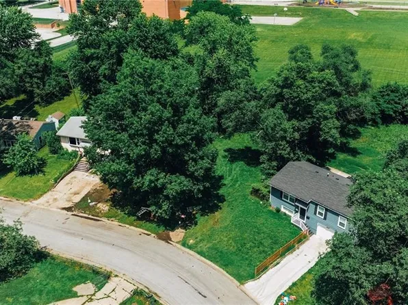 6111 E 151st Ter, Grandview, MO 64030