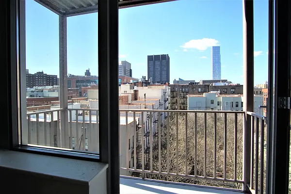 Rented by Compass | media 25