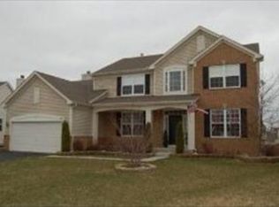 142 Steamboat Dr, Gilberts, IL 60136