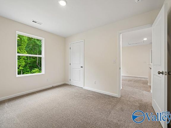 3rd image of 108 Birds Nest Ln