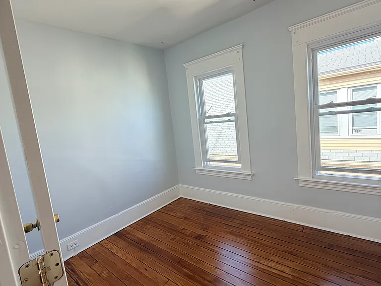 51 William St — Photo 16