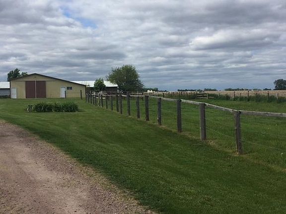 36x46 bldg 4 horse 
Stalls