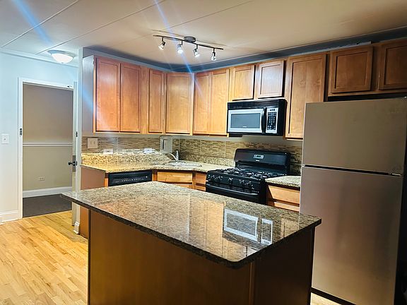 3rd image of 2115 W Farwell Ave APT 505