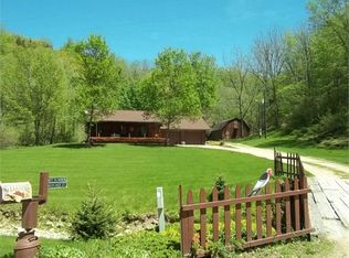 37362 Errthum Rd, Guttenberg, IA 52052