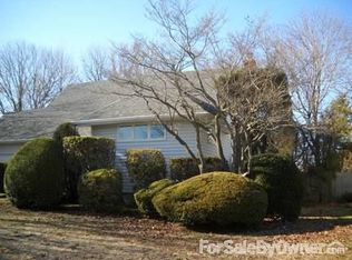 3 Dorian Ln, Commack, NY 11725
