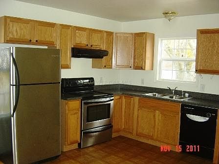 2nd image of 110 Oak St