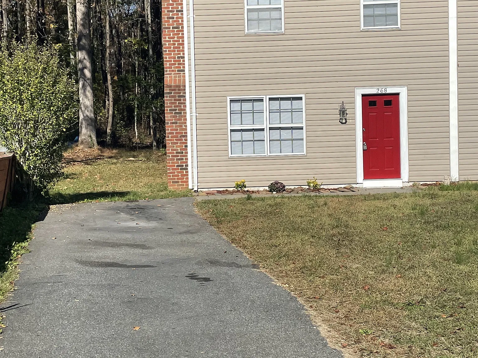 268 Albert Court - 1 — Photo 1