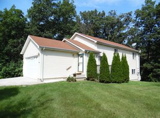 40310 N Donald Dr, Antioch, IL 60002