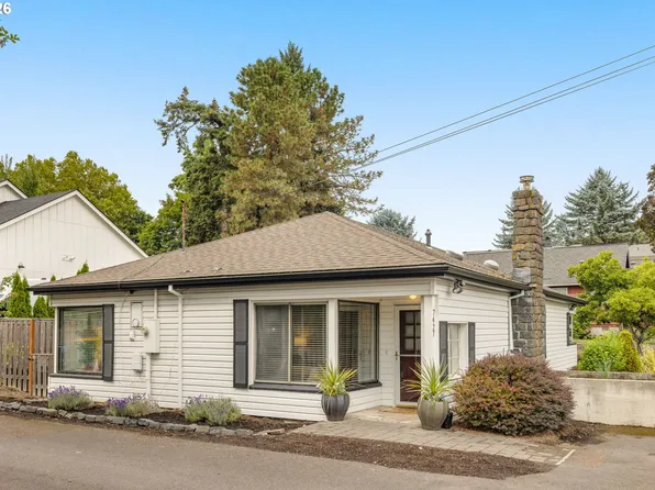 7427 SW Ruger Ln, Portland, OR 97223