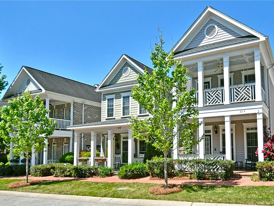 324 Village Walk Ln