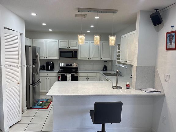 5th image of 13943 SW 156th Ave