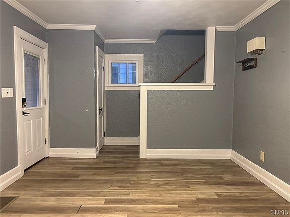 3rd image of 252 Markland Ave