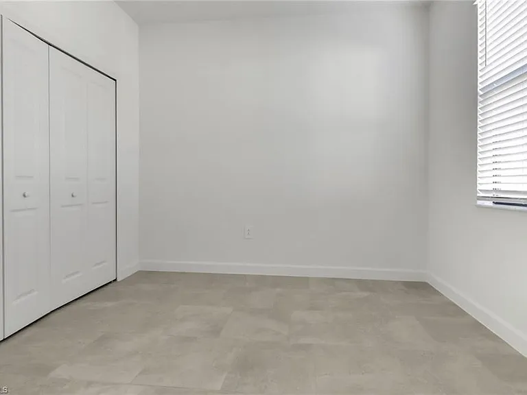 19588 Hinkley Dr — Photo 21