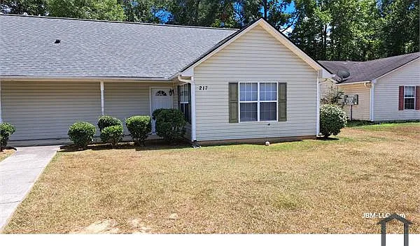 2 bed, 1210 sqft, $1,400 — Photo 3