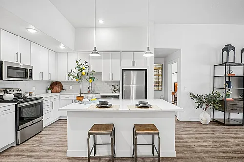 Rockpoint Apartments Photo 1