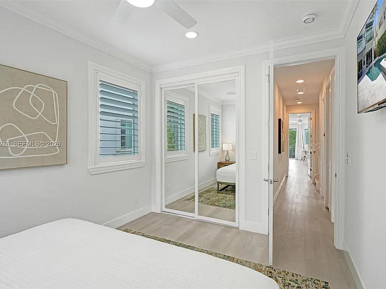 453 SW 5th Ave — Photo 59