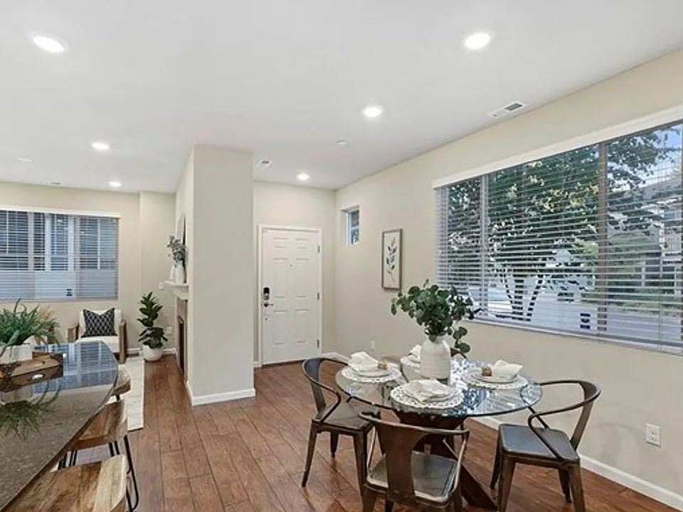 2725 197th Pl SW