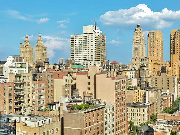 2nd image of 155 W 70th St #Ph2h